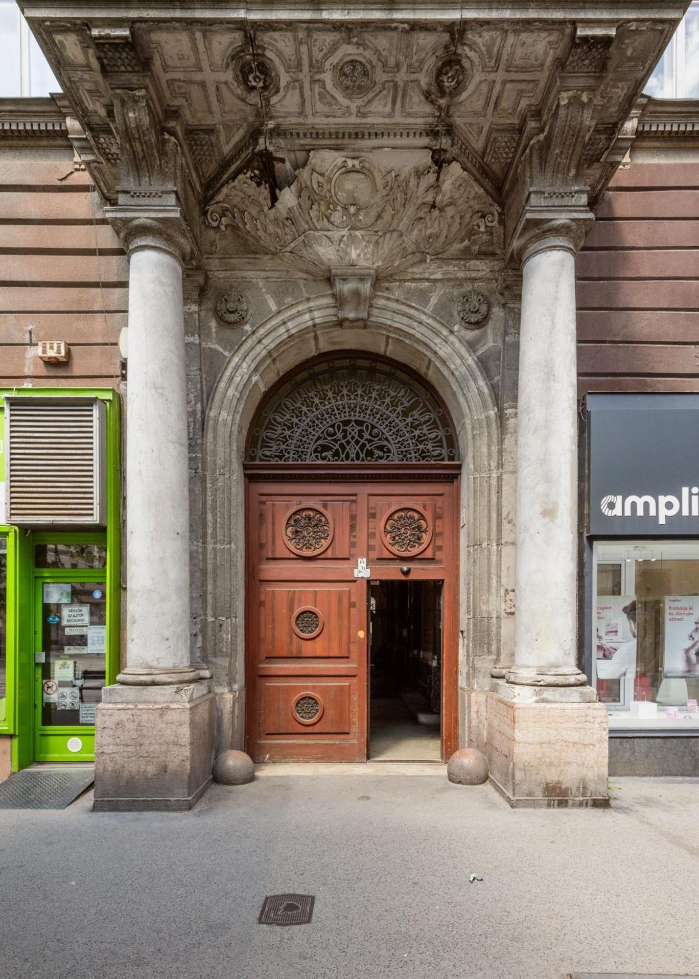 Discover Your Budapest Retreat-Walk To Parliament Luaran gambar